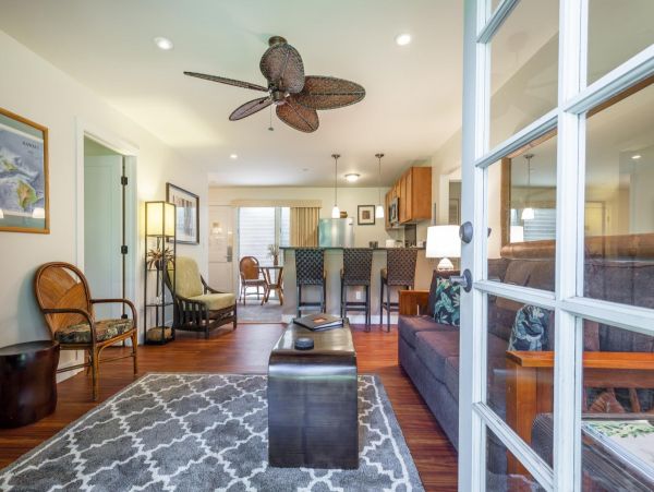 Lahaina Vacation Condo Two Bedroom Sleeps 5 Guests