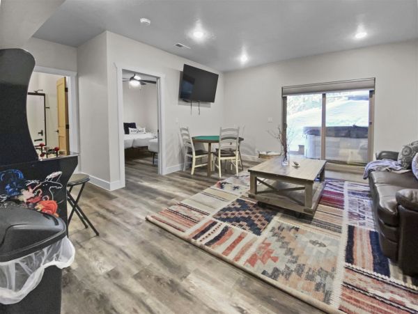 Brighton Home 1006800