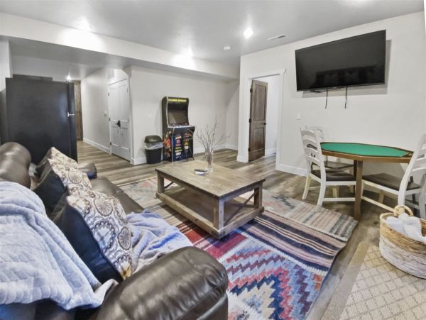 Brighton Home 1006800