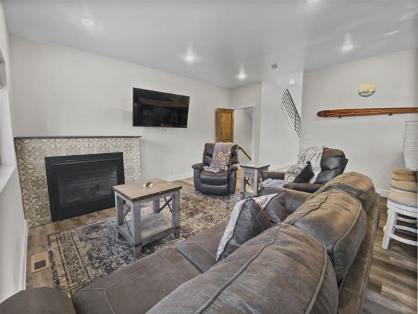 Brighton Home 1006800