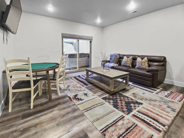 Brighton Home 1006800