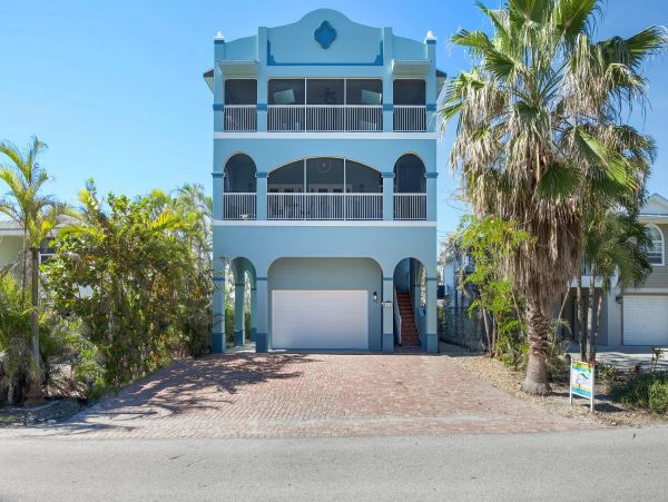 Fort Myers 5 Bedroom Home Heated Pool & Screened Lanai