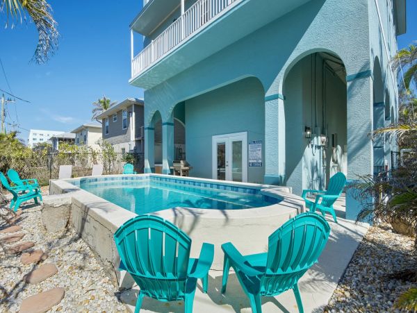 Fort Myers 5 Bedroom Home Heated Pool & Screened Lanai