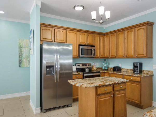 Fort Myers 5 Bedroom Home Heated Pool & Screened Lanai