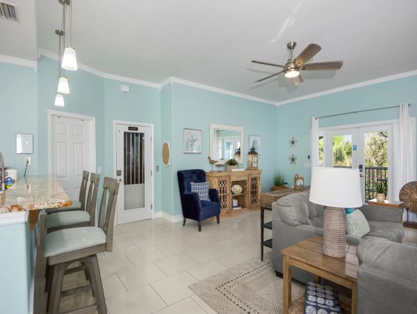Fort Myers 5 Bedroom Home Heated Pool & Screened Lanai