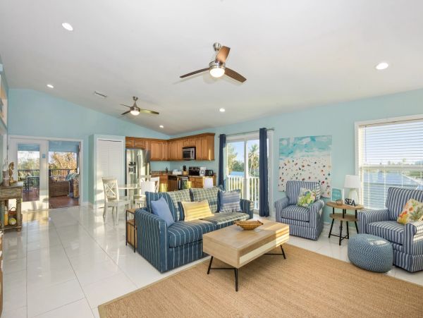 Fort Myers 5 Bedroom Home Heated Pool & Screened Lanai