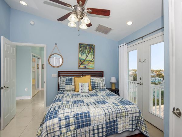 Fort Myers 5 Bedroom Home Heated Pool & Screened Lanai