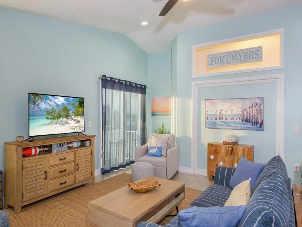Fort Myers 5 Bedroom Home Heated Pool & Screened Lanai