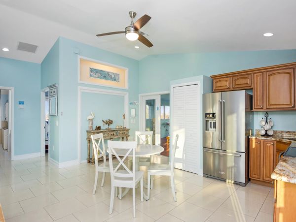 Fort Myers 5 Bedroom Home Heated Pool & Screened Lanai