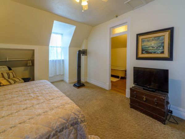 Brighton Home 1006820