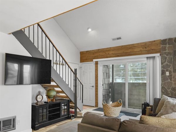 Brighton Home 1006822