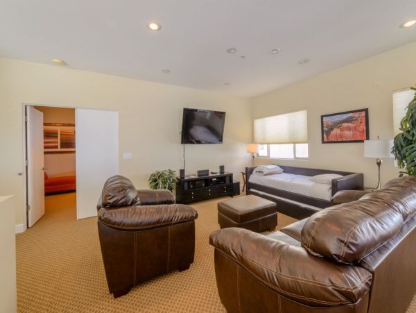 Brighton Home 1006827