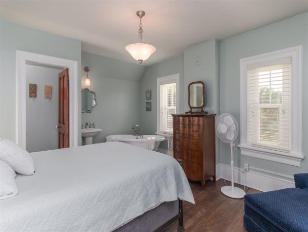 Brighton Home 1006843