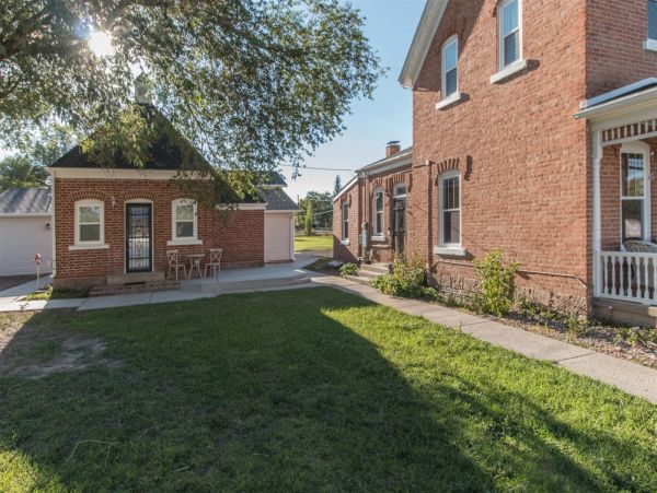 Brighton Home 1006843