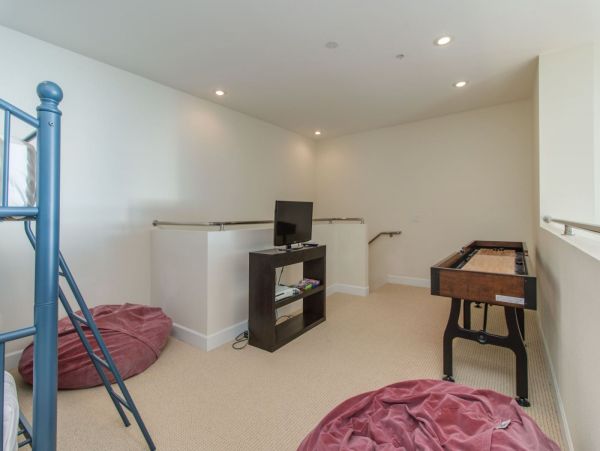 Brighton Home 1006844