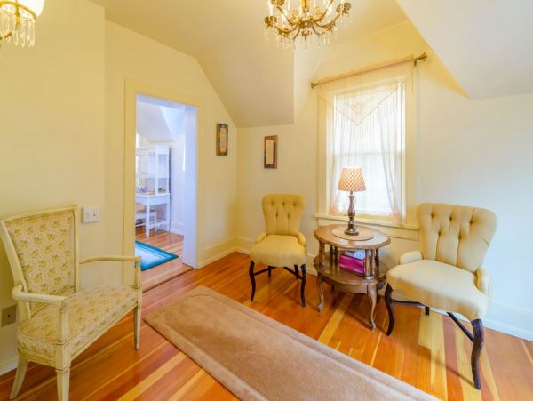 Brighton Home 1006875