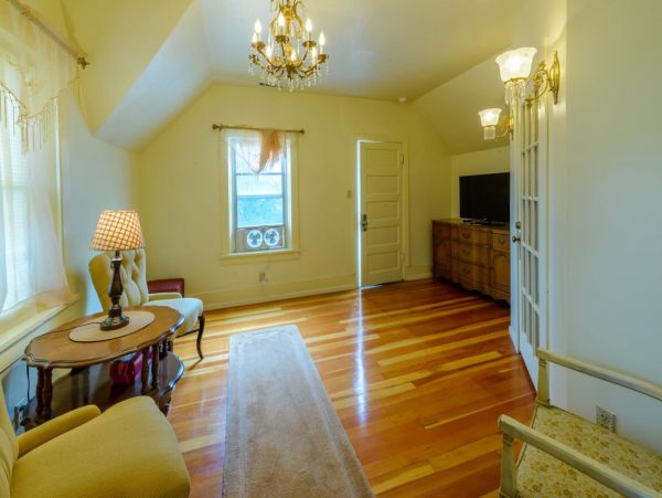 Brighton Home 1006875