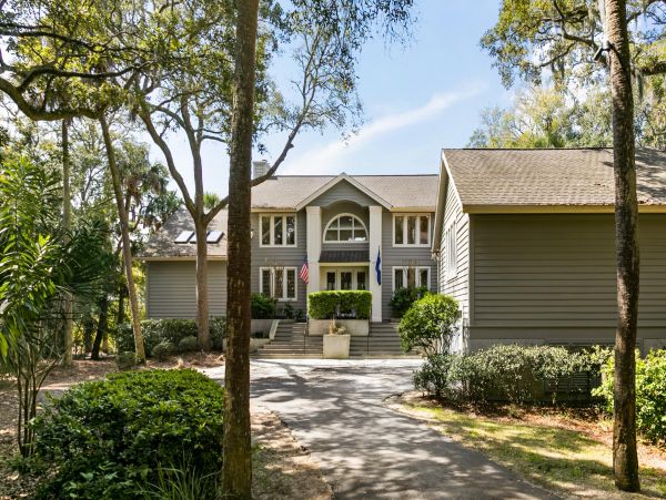 Perfect Carolina Getaway with 6 Bedrooms and Lagoon Views