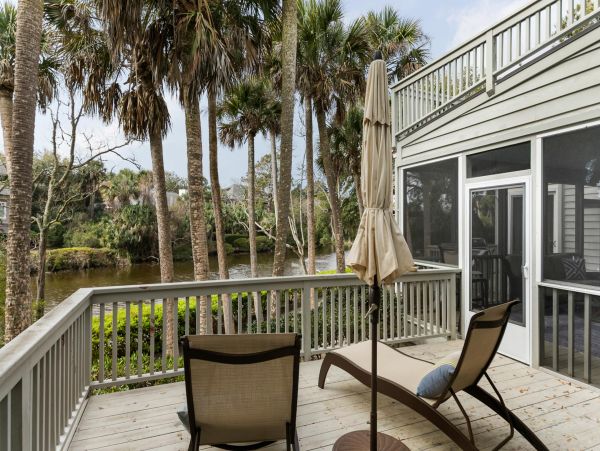 Perfect Carolina Getaway with 6 Bedrooms and Lagoon Views