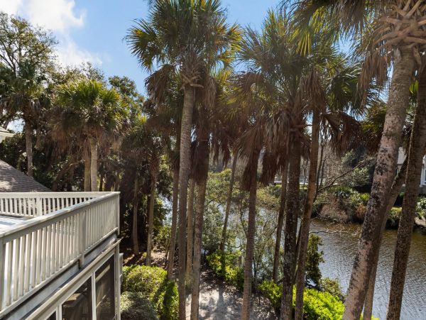 Perfect Carolina Getaway with 6 Bedrooms and Lagoon Views