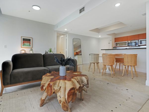 Beautiful 3 Bedroom Vacation Rental with Rooftop Pool