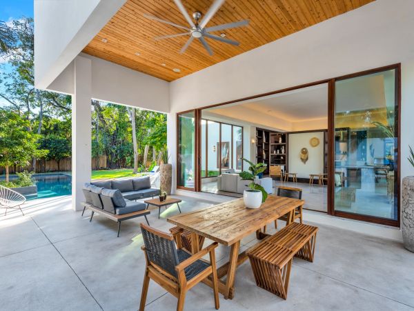 Miami Shores Modern Villa Rental - Luxury Miami Area Group Accommodation