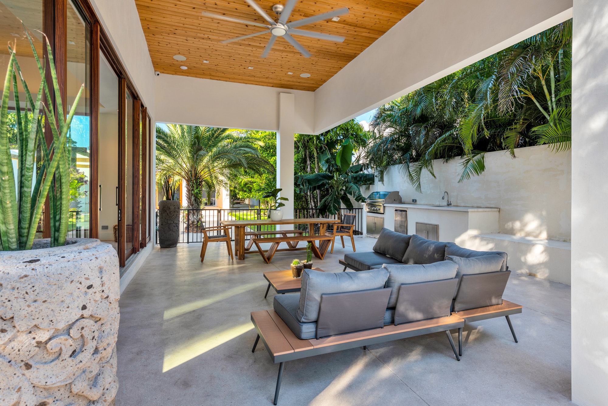 Miami Shores Modern Villa Rental - Luxury Miami Area Group Accommodation