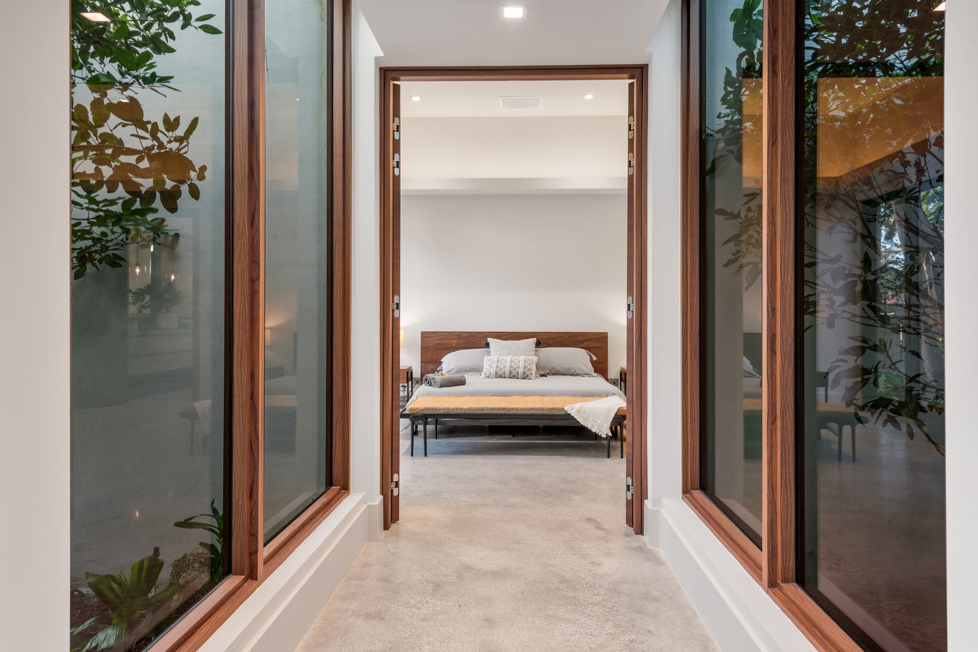 Miami Shores Modern Villa Rental - Luxury Miami Area Group Accommodation