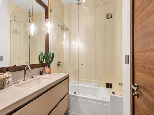 Miami Shores Modern Villa Rental - Luxury Miami Area Group Accommodation