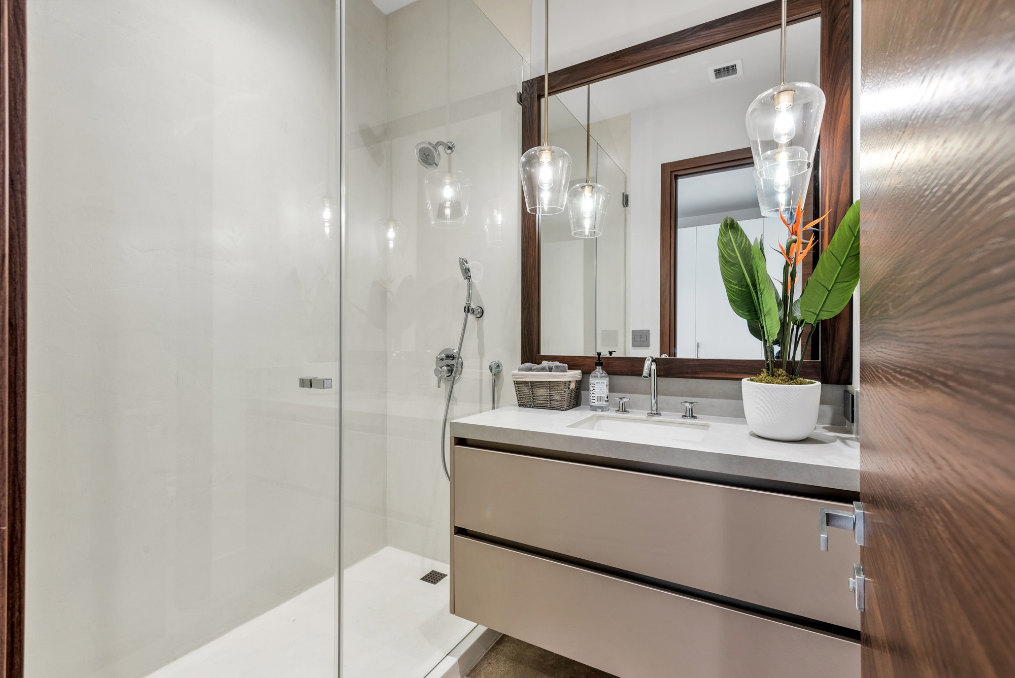 Miami Shores Modern Villa Rental - Luxury Miami Area Group Accommodation