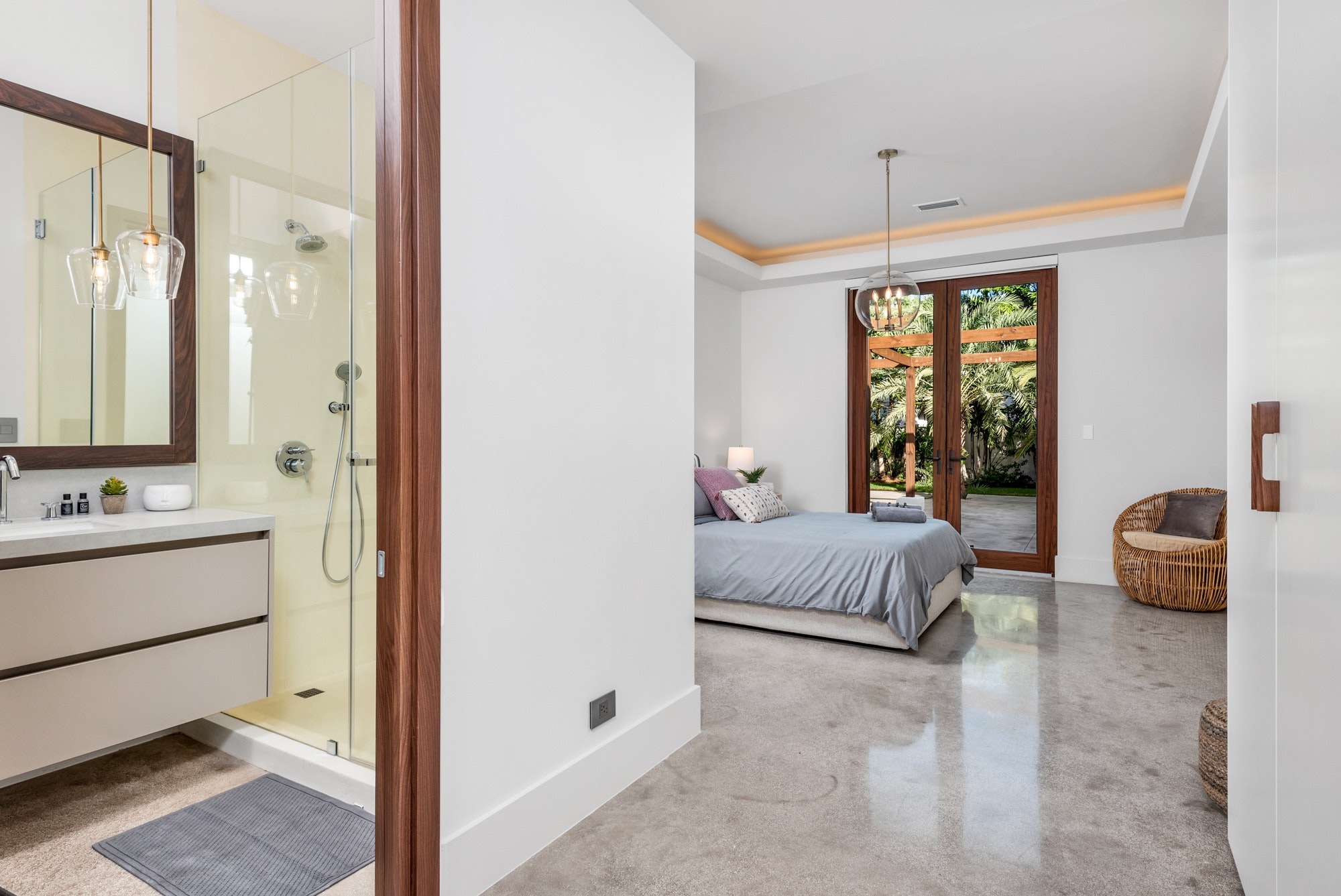 Miami Shores Modern Villa Rental - Luxury Miami Area Group Accommodation