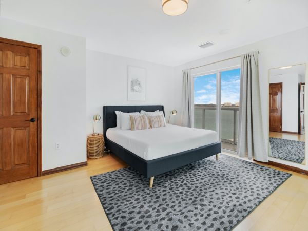 Luxury Six Bedroom Penthouse in North Bay with Pool & Village Amazing View