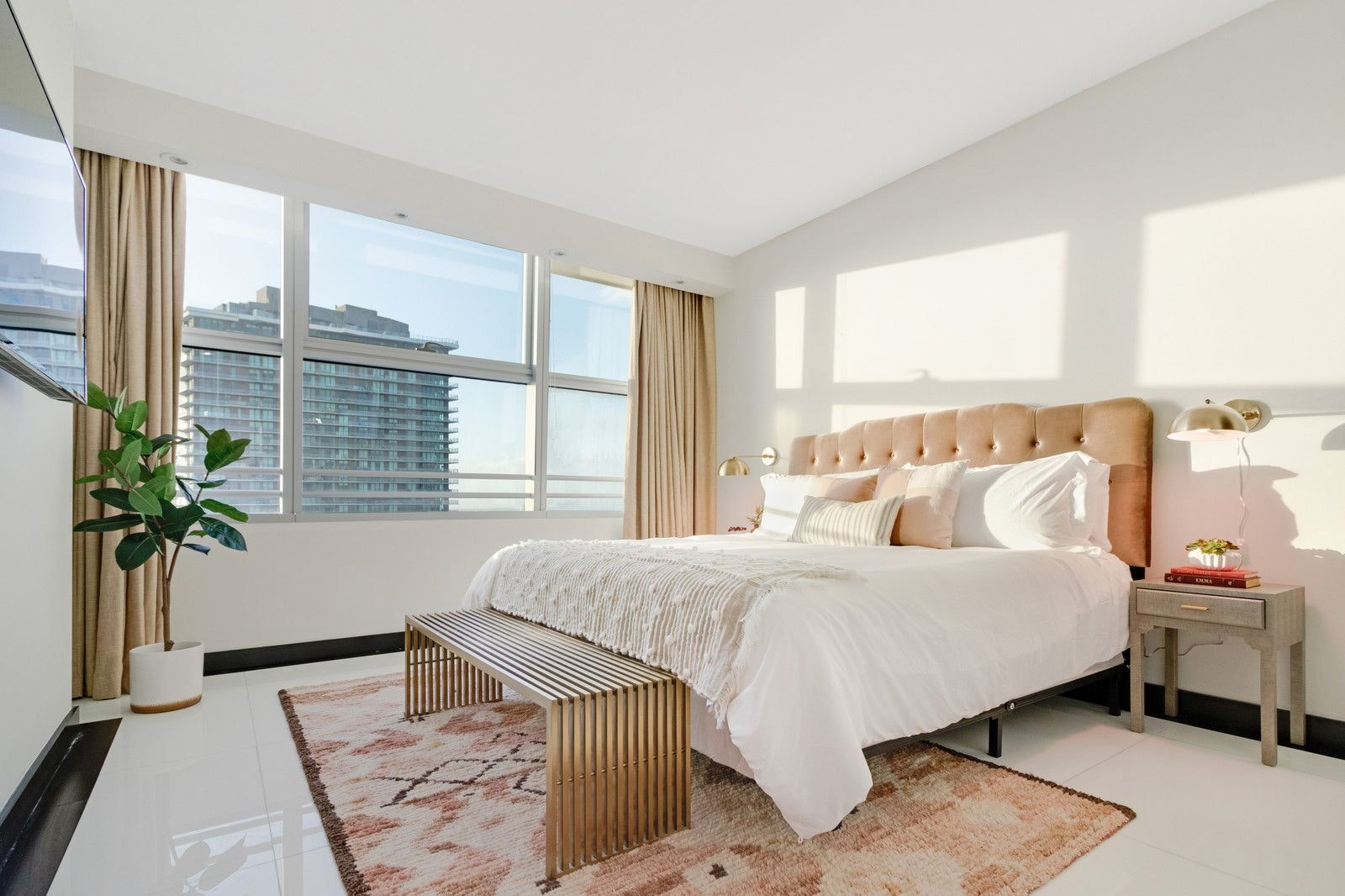 Luxury Condo Three Bedroom Miami Vacation Rental - Bay & City Views