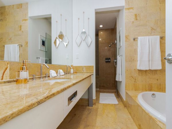 Luxury Condo Three Bedroom Miami Vacation Rental - Bay & City Views