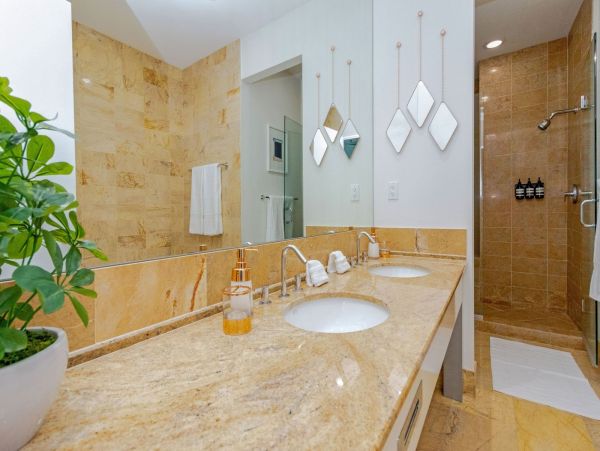 Luxury Condo Three Bedroom Miami Vacation Rental - Bay & City Views