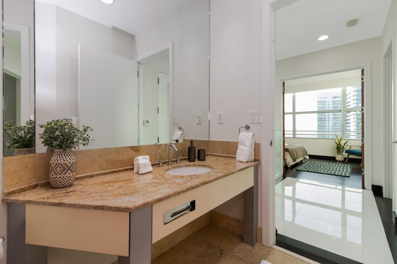 Luxury Condo Three Bedroom Miami Vacation Rental - Bay & City Views
