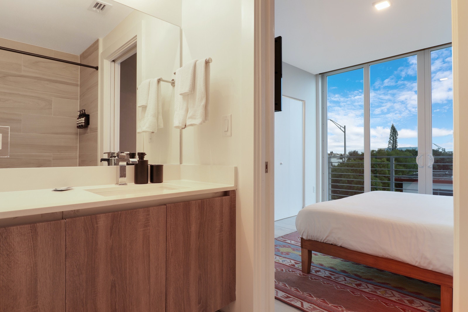 Miami Beach Home 1007046