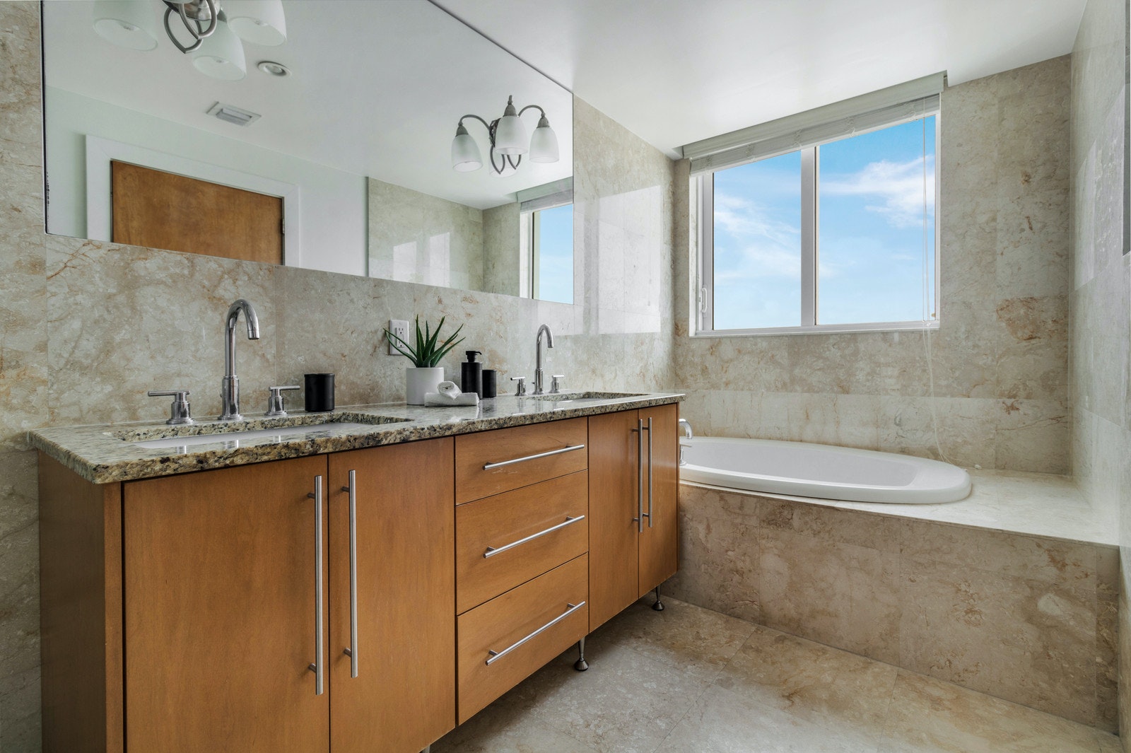 Miami Beach Home 1007048