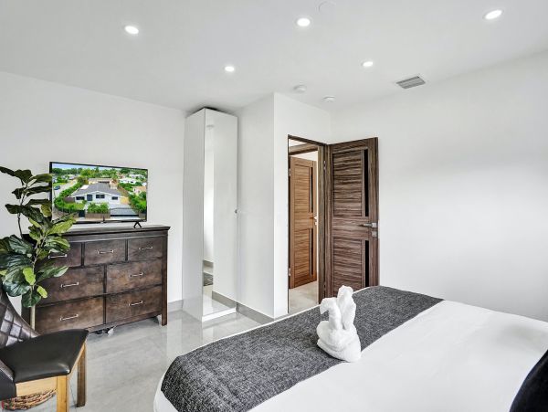 Miami Beach Home 1007054