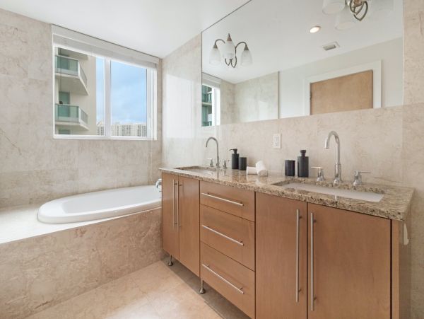 Miami Beach Home 1007057