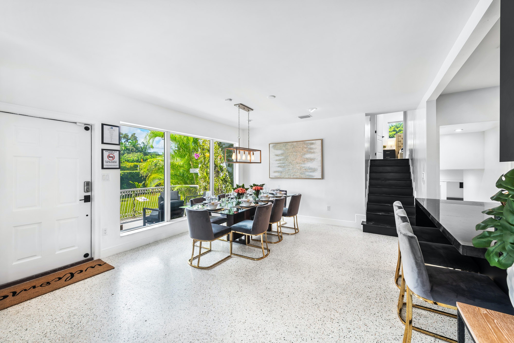 Five bedroom House with private pool, 10 min drive to Miami Beach