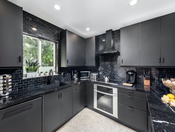 Five bedroom House with private pool, 10 min drive to Miami Beach