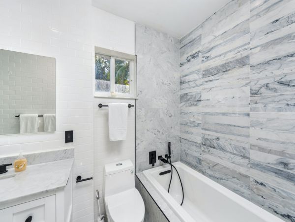 Five bedroom House with private pool, 10 min drive to Miami Beach