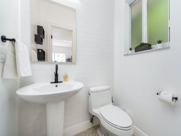 Five bedroom House with private pool, 10 min drive to Miami Beach