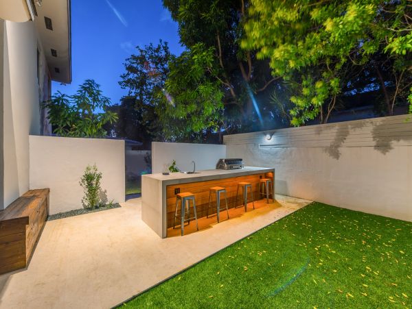 Five bedroom House with private pool, 10 min drive to Miami Beach