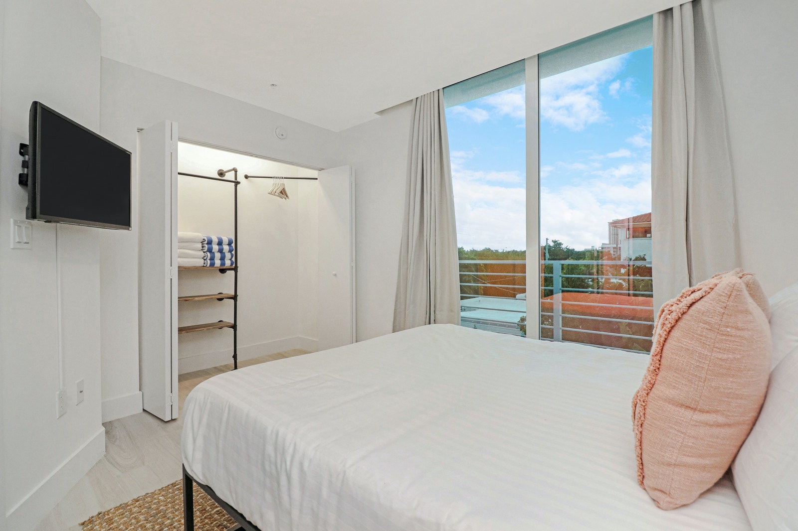 Miami Beach Home 1007062