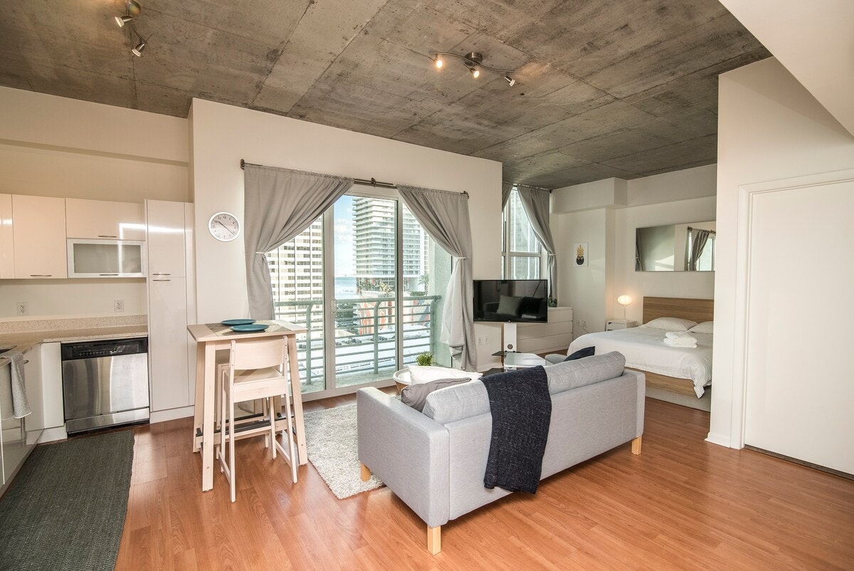 Miami Beach Home 1007074