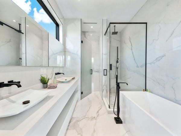 Stunning Miami Beach Vacation Villa with Private Pool Sleeps 10