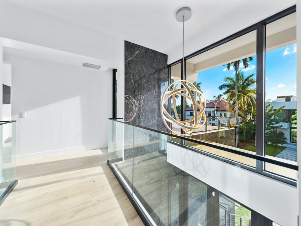 Stunning Miami Beach Vacation Villa with Private Pool Sleeps 10