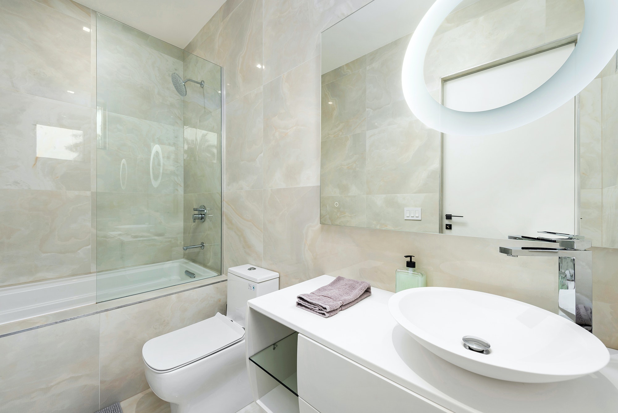 Stunning Miami Beach Vacation Villa with Private Pool Sleeps 10